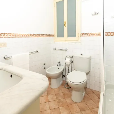 Il Gallo - Charming Apt In The Heart Of Lucca Exterior photo