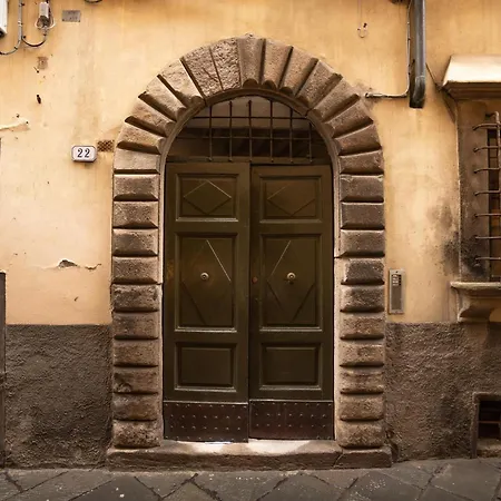 Il Gallo - Charming Apt In The Heart Of Lucca Exterior photo