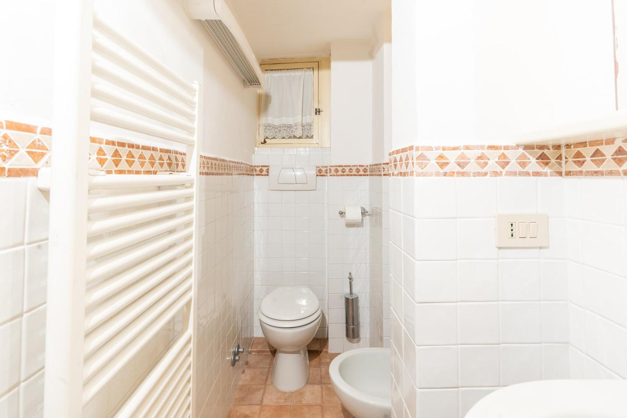 Il Gallo - Charming In The Heart Of